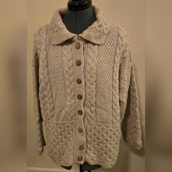 100% Wool Knit Sweater - Picture 2 of 4